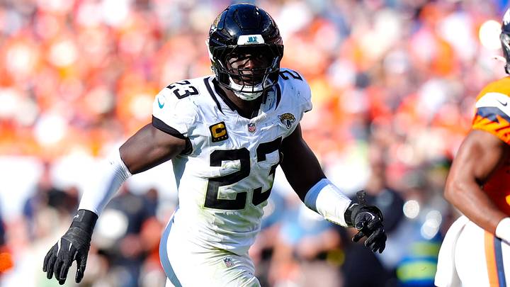 Jacksonville Jaguars linebacker Foyesade Oluokun (23) during a play against the Denver Broncos in the during the fourth quarter at Empower Field at Mile High.  Mandatory Credit: Ron Chenoy-Imagn Images