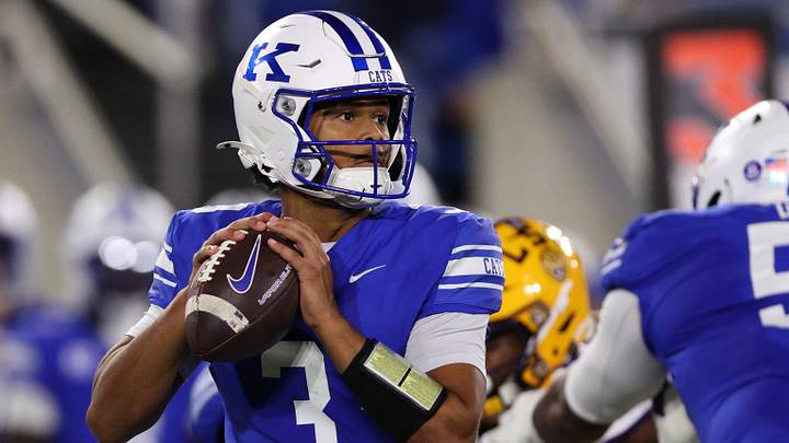 Oct 10, 2026; Lexington, Kentucky, USA; Kentucky Wildcats quarterback Kenny Minchey (3) looks to throw a pass against the LSU Tigers during the third quarter at Kroger Field. Oct 10, 2026; Lexington, Kentucky, USA; Kentucky Wildcats quarterback Kenny Minchey (3) looks to throw a pass against the LSU Tigers during the third quarter at Kroger Field.
