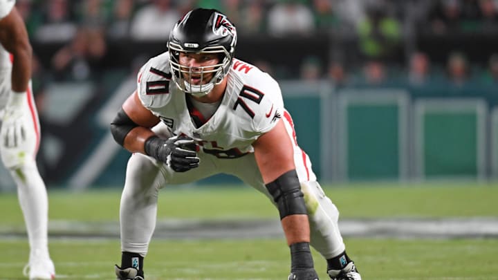 Sep 16, 2024; Philadelphia, Pennsylvania, USA; Atlanta Falcons offensive tackle Jake Matthews (70) against the Philadelphia Eagles at Lincoln Financial Field. Mandatory Credit: Eric Hartline-Imagn Images