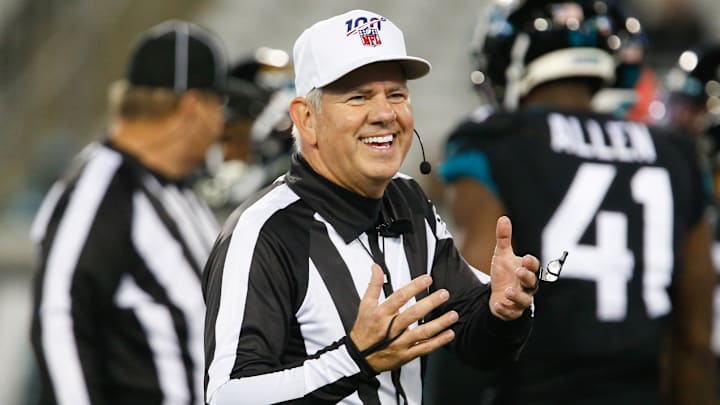 NFL referee Bill Vinovich's crew will officiate the New York Giants-Indianapolis Colts Week 17 game.  