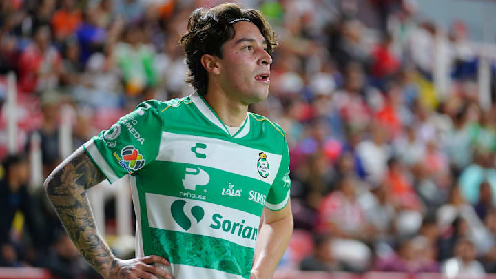 En mercados pasados, el mediocampista Jordan Carrillo había sido pretendido por clubes grandes como América y Chivas, pero ahora jugará con Pumas En mercados pasados, el mediocampista Jordan Carrillo había sido pretendido por clubes grandes como América y Chivas, pero ahora jugará con Pumas