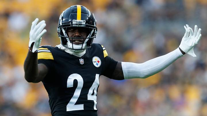 Aug 17, 2024; Pittsburgh, Pennsylvania, USA; Pittsburgh Steelers cornerback Joey Porter Jr. (24) gestures to the crowd against the Buffalo Bills during the second quarter at Acrisure Stadium. Mandatory Credit: Charles LeClaire-USA TODAY Sports Aug 17, 2024; Pittsburgh, Pennsylvania, USA; Pittsburgh Steelers cornerback Joey Porter Jr. (24) gestures to the crowd against the Buffalo Bills during the second quarter at Acrisure Stadium. Mandatory Credit: Charles LeClaire-USA TODAY Sports
