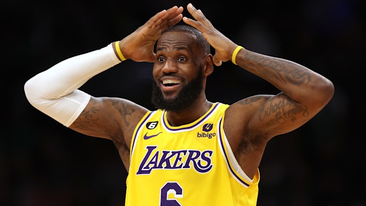 LeBron James cometió 1.6 faltas personales por juego el año pasado