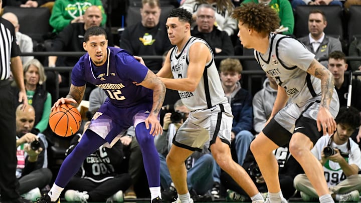 Oregon is a road favorite to Washington in their final regular season game in the Big Ten.