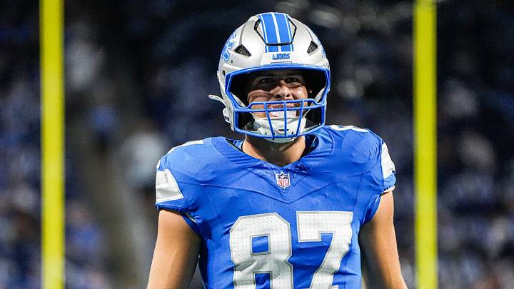 Detroit Lions tight end Sam LaPorta (87) looks on
