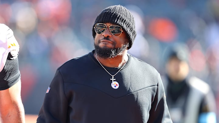 Dec 1, 2024; Cincinnati, Ohio, USA; Pittsburgh Steelers head coach Mike Tomlin before the game against the Cincinnati Bengals at Paycor Stadium. Mandatory Credit: Joseph Maiorana-Imagn Images Dec 1, 2024; Cincinnati, Ohio, USA; Pittsburgh Steelers head coach Mike Tomlin before the game against the Cincinnati Bengals at Paycor Stadium. Mandatory Credit: Joseph Maiorana-Imagn Images