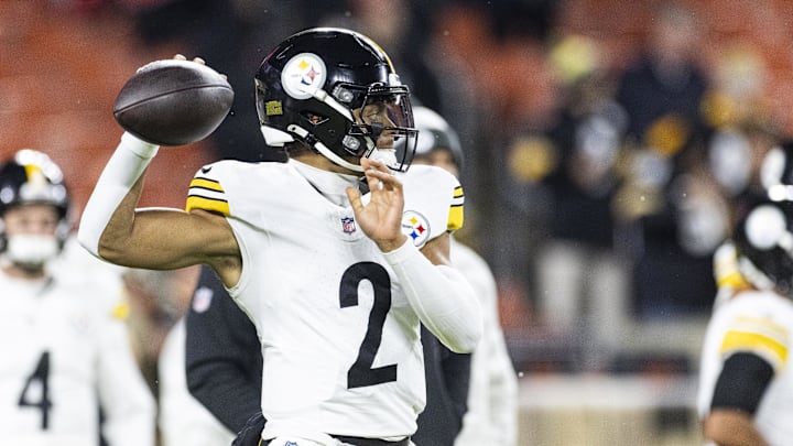 Nov 21, 2024; Cleveland, Ohio, USA; Pittsburgh Steelers quarterback Justin Fields (2) throws the ball during warm ups before the game against the Cleveland Browns at Huntington Bank Field Stadium. Mandatory Credit: Scott Galvin-Imagn Images Nov 21, 2024; Cleveland, Ohio, USA; Pittsburgh Steelers quarterback Justin Fields (2) throws the ball during warm ups before the game against the Cleveland Browns at Huntington Bank Field Stadium. Mandatory Credit: Scott Galvin-Imagn Images