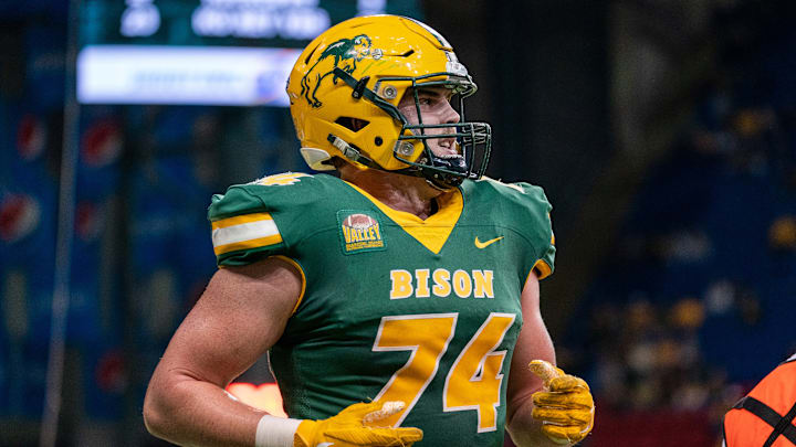 Illinois State v North Dakota State