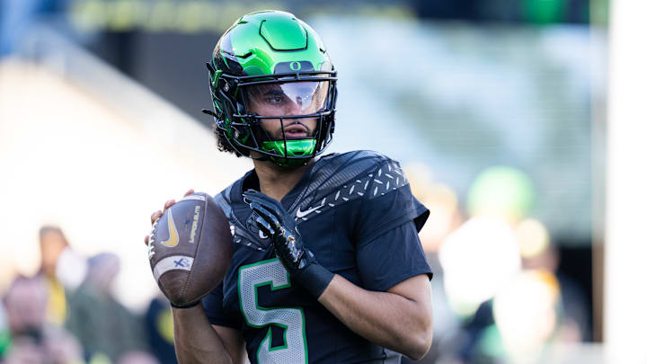 Oregon quarterback Dante Moore