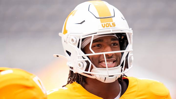 Tennessee defensive back Edrees Farooq (15) before Tennessee's home opener against ETSU at Neyland Stadium in Knoxville, Tenn., on Sept. 6, 2025. Tennessee defensive back Edrees Farooq (15) before Tennessee's home opener against ETSU at Neyland Stadium in Knoxville, Tenn., on Sept. 6, 2025.