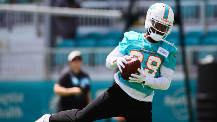 Miami Dolphins cornerback Kendall Fuller (29) catches the football during mandatory minicamp at the Baptist Health Training Complex. Miami Dolphins cornerback Kendall Fuller (29) catches the football during mandatory minicamp at the Baptist Health Training Complex.