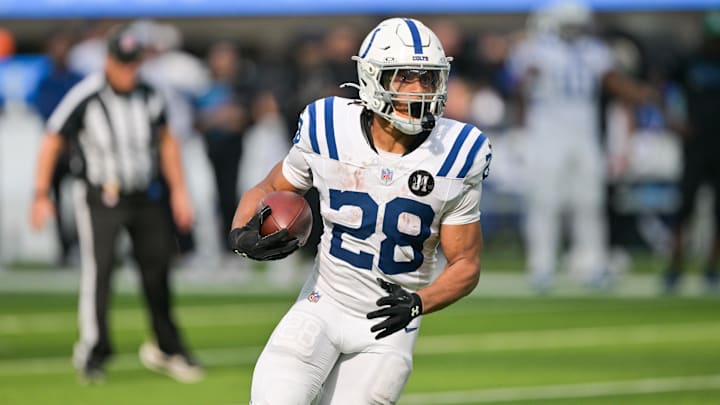 Oct 19, 2025; Inglewood, California, USA; Indianapolis Colts running back Jonathan Taylor (28) runs with the ball in the second half against the Los Angeles Chargers at SoFi Stadium. 