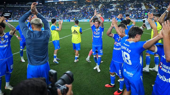 Cruz Azul aplaude al público que lo alentó en el Subaru Park Cruz Azul aplaude al público que lo alentó en el Subaru Park
