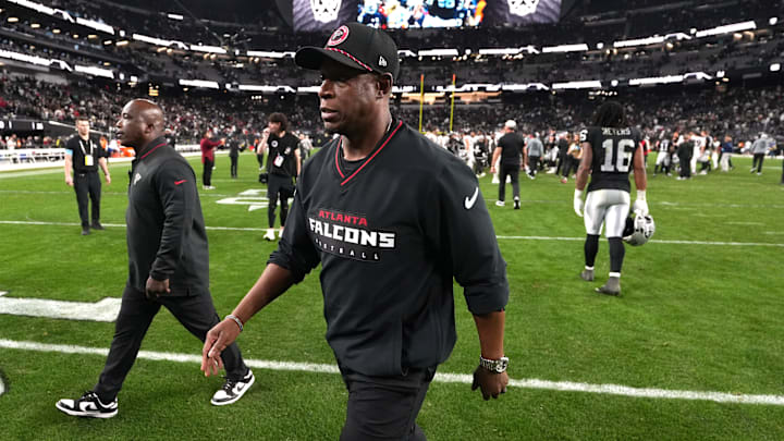 Dec 16, 2024; Paradise, Nevada, USA; Atlanta Falcons coach Raheem Morris leaves the field after the game against the Las Vegas Raiders at Allegiant Stadium. Mandatory Credit: Kirby Lee-Imagn Images