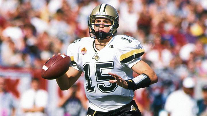 Purdue Boilermakers quarterback Drew Brees (15) scrambling. Purdue Boilermakers quarterback Drew Brees (15) scrambling.