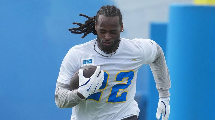 Former Los Angeles Chargers running back Najee Harris has signed with the Giants. Former Los Angeles Chargers running back Najee Harris has signed with the Giants.