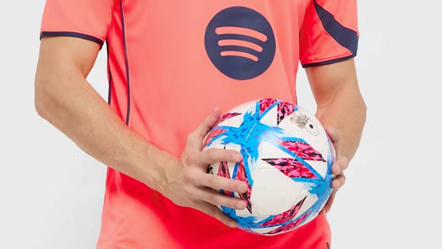 Barcelona's Total 90-inspired 2025/26 third kit leaked