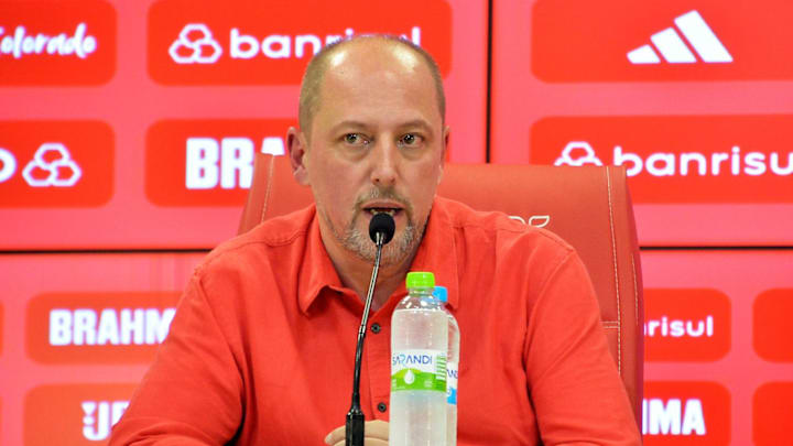 Barcellos foi reeleito e seguirá na presidência do Inter até 2026.