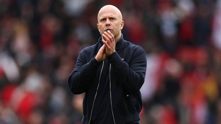 Bekommt Verstärkung für sein Team: Arne Slot bleibt trotz Kritik Trainer beim FC Liverpool Bekommt Verstärkung für sein Team: Arne Slot bleibt trotz Kritik Trainer beim FC Liverpool