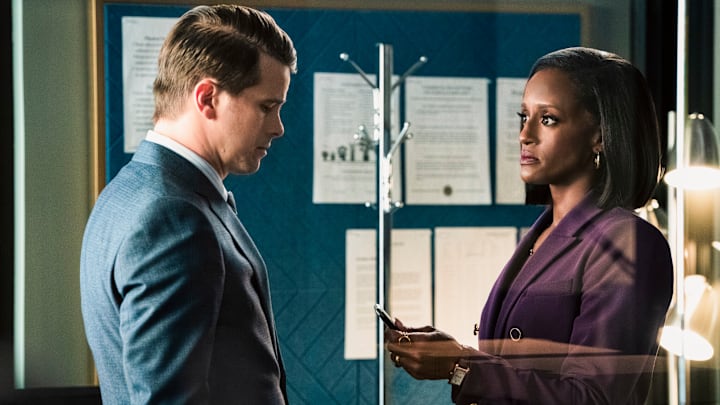 Matlock – Pictured (L-R): Jason Ritter as “Julian Markston” and Skye P. Marshall as “Olympia Lawrence”