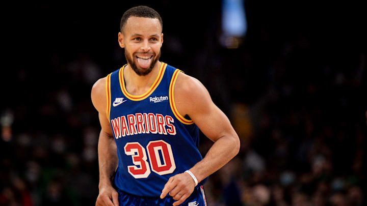 Curry proyecta superar de nuevo los 400 triples esta temporada