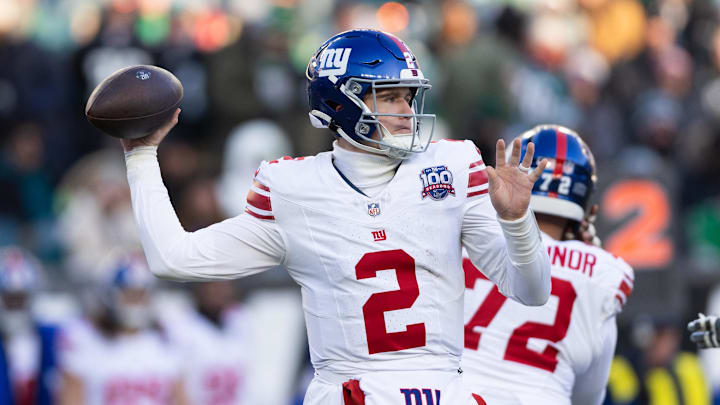 New York Giants quarterback Drew Lock passes the ball against the Philadelphia Eagles.