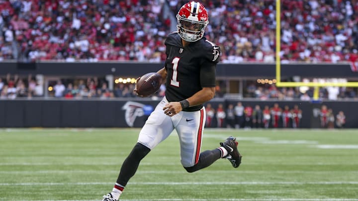 Atlanta Falcons quarterback Marcus Mariota (1)