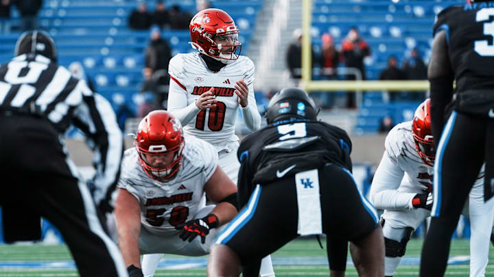 Louisville Cardinals quarterback Pierce Clarkson (10) took over from starter Tyler Shough late in the fourth quarter as the Cards defeated Kentucky at Kroger Field in Lexington, Ky. Nov. 30, 2024 Louisville Cardinals quarterback Pierce Clarkson (10) took over from starter Tyler Shough late in the fourth quarter as the Cards defeated Kentucky at Kroger Field in Lexington, Ky. Nov. 30, 2024
