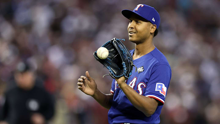 José Leclerc salvó cuatro encuentros en sus cinco ocasiones con los Rangers de Texas en la finalizada postemporada de MLB