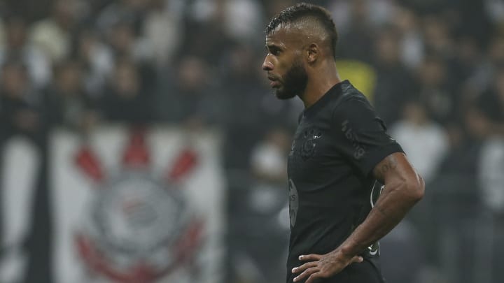 Alex Santana chegou ao Corinthians na atual janela de transferências Alex Santana chegou ao Corinthians na atual janela de transferências