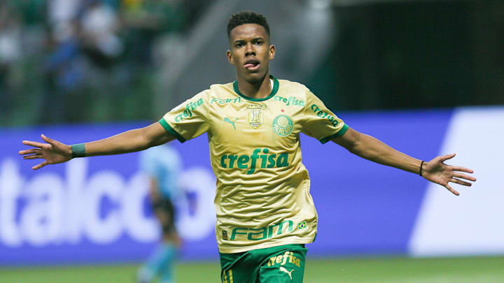 Joia do Palmeiras, Estêvão foi negociado com o Chelsea e vai render uma fortuna ao clube.