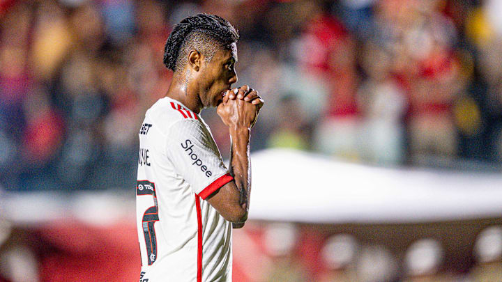 Bruno Henrique, do Flamengo, deve ter novo julgamento marcado pelo STJD nos próximos dias
