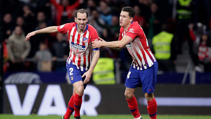 Godín y José María Giménez están entre los mejores defensores del club Godín y José María Giménez están entre los mejores defensores del club