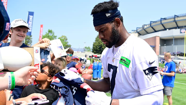 Jul 26, 2023; Foxborough, MA, USA; New England Patriots wide receiver JuJu Smith-Schuster (7) signs