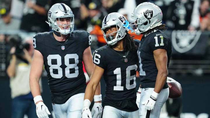 Versatility of Raiders WR Corps Will Benefit the Entire Team