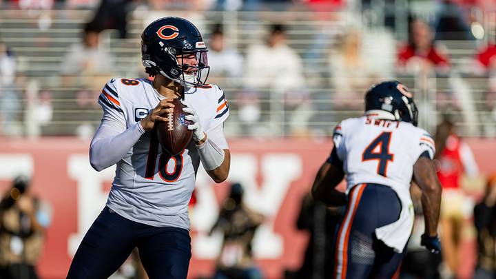 Chicago Bears QB Caleb Williams drops back to pass against the San Francisco 49ers. Mandatory Credit: Bob Kupbens-Imagn Images Chicago Bears QB Caleb Williams drops back to pass against the San Francisco 49ers. Mandatory Credit: Bob Kupbens-Imagn Images