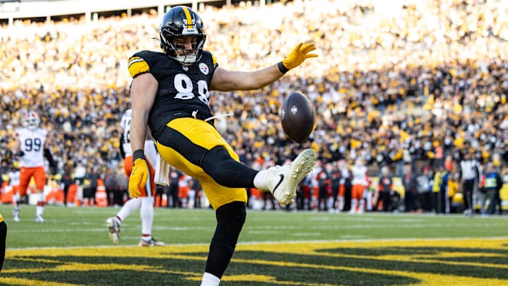 Cleveland Browns v Pittsburgh Steelers