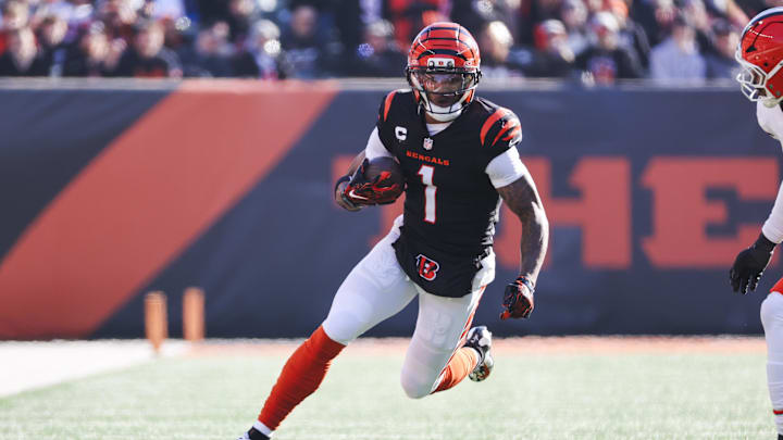 Jan 4, 2026; Cincinnati, Ohio, USA; Cincinnati Bengals wide receiver Ja'marr Chase (1) runs for yards after catch against the Cleveland Browns during the first quarter at Paycor Stadium. Mandatory Credit: Joseph Maiorana-Imagn Images Jan 4, 2026; Cincinnati, Ohio, USA; Cincinnati Bengals wide receiver Ja'marr Chase (1) runs for yards after catch against the Cleveland Browns during the first quarter at Paycor Stadium. Mandatory Credit: Joseph Maiorana-Imagn Images