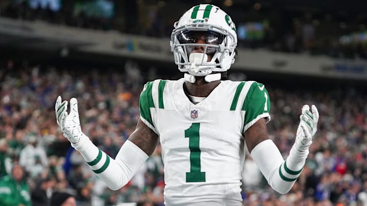 Oct 14, 2024; East Rutherford, New Jersey, USA; New York Jets cornerback Sauce Gardner (1) reacts to a call during the first half against the Buffalo Bills at MetLife Stadium. Mandatory Credit: Lucas Boland-Imagn Images Oct 14, 2024; East Rutherford, New Jersey, USA; New York Jets cornerback Sauce Gardner (1) reacts to a call during the first half against the Buffalo Bills at MetLife Stadium. Mandatory Credit: Lucas Boland-Imagn Images