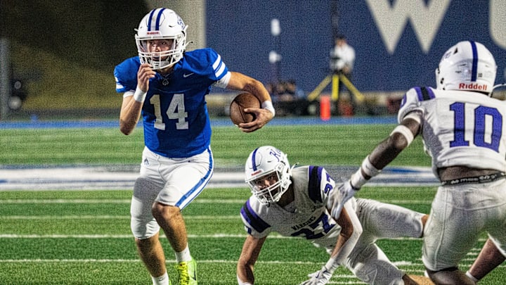 Waukee Northwest's Mack Heitland runs the ball during a football game at Waukee Northwest High School on Friday, Oct. 17, 2025, in Waukee.