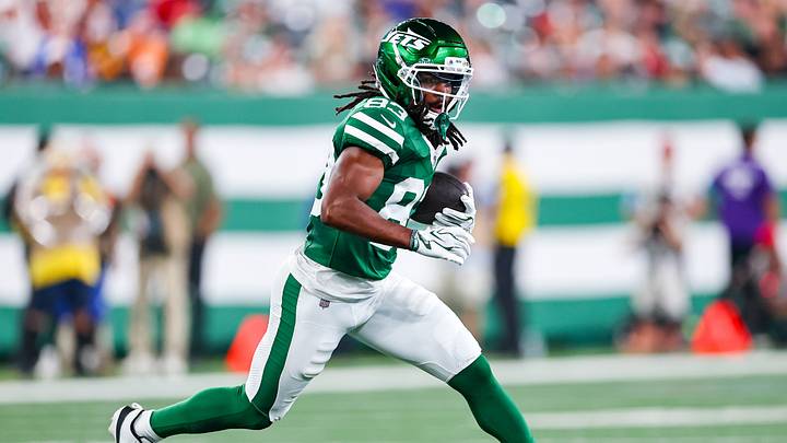 Aug 14, 2026; East Rutherford, New Jersey, USA; New York Jets wide receiver Omar Cooper Jr. (83) gains yards after catch during the first half against Tampa Bay Buccaneers at MetLife Stadium. Mandatory Credit: Vincent Carchietta-Imagn Images Aug 14, 2026; East Rutherford, New Jersey, USA; New York Jets wide receiver Omar Cooper Jr. (83) gains yards after catch during the first half against Tampa Bay Buccaneers at MetLife Stadium. Mandatory Credit: Vincent Carchietta-Imagn Images