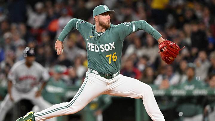 May 1, 2026; Boston, Massachusetts, USA; Boston Red Sox pitcher Zack Kelly #76 pitches against the Houston Astros during the sixth inning at Fenway Park. Mandatory Credit: Brian Fluharty-Imagn Images May 1, 2026; Boston, Massachusetts, USA; Boston Red Sox pitcher Zack Kelly #76 pitches against the Houston Astros during the sixth inning at Fenway Park. Mandatory Credit: Brian Fluharty-Imagn Images