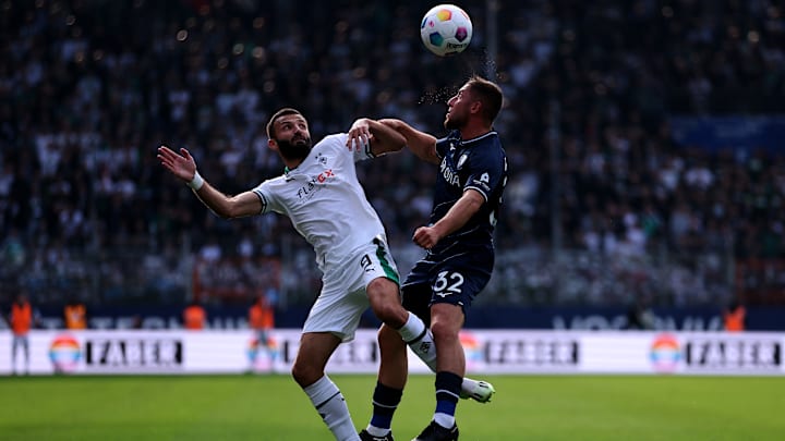 Das Spiel zwischen Gladbach und Bochum wird verspätet angepfiffen.