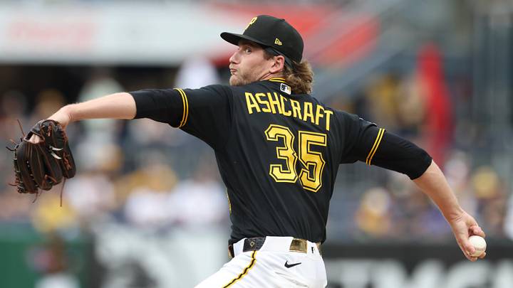 May 26, 2026; Pittsburgh, Pennsylvania, USA;  Pittsburgh Pirates starting pitcher Braxton Ashcraft (35) delivers a pitch against the Chicago Cubs during the first inning at PNC Park. Mandatory Credit: Charles LeClaire-Imagn Images