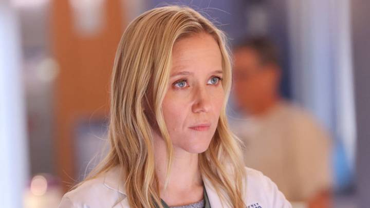 CHICAGO MED -- "Third Rails" Episode 1202 -- Pictured: Jessy Schram as Dr. Hannah Asher 