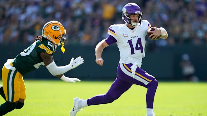 Minnesota Vikings v Green Bay Packers
