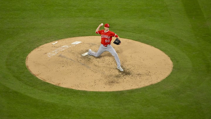 Apr 1, 2025; St. Louis, Missouri, USA; Los Angeles Angels starting pitcher Kyle Hendricks (28) pitches against the St. Louis Cardinals during the sixth inning at Busch Stadium. Mandatory Credit: Jeff Curry-Imagn Images Apr 1, 2025; St. Louis, Missouri, USA; Los Angeles Angels starting pitcher Kyle Hendricks (28) pitches against the St. Louis Cardinals during the sixth inning at Busch Stadium. Mandatory Credit: Jeff Curry-Imagn Images