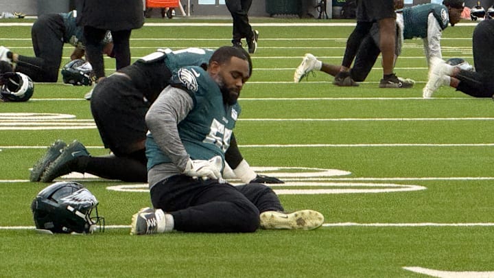 Eagles defensive lineman Brandon Graham gets loose during a Week 17 practice leading up to a game vs. the Buffalo Bills.