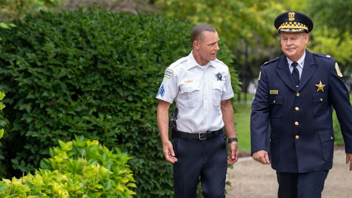 CHICAGO P.D. -- "Consequences" Episode 1301 -- Pictured: (l-r) Jason Beghe as Hank Voight, Joel Murray as Commander Devlin -- (Photo by: Elizabeth Sisson/NBC)