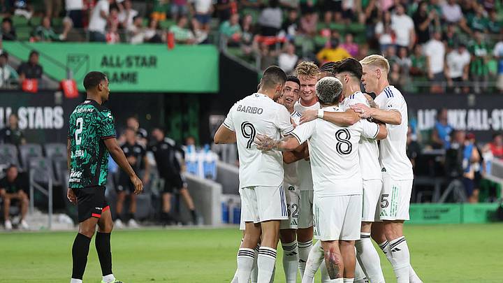 Jugadores de la MLS celebran el triunfo sobre la Liga MX. Jugadores de la MLS celebran el triunfo sobre la Liga MX.